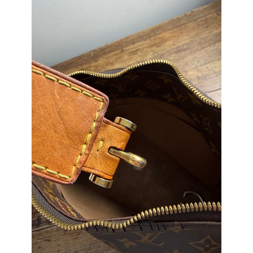 Louis Vuitton Authentic Bag used for repurposing - Picture 4 of 11